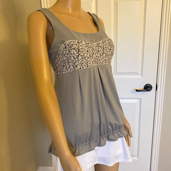 EUC RARE Lululemon Yoga Tank - Picture 7 of 10